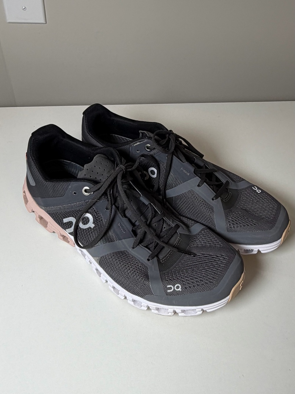 On Running On Cloud Women's 9.5 Trail Runners in Charcoal with Pink Accent